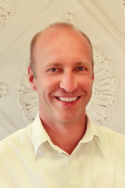 Dr. med. dent. Zsolt Nyári