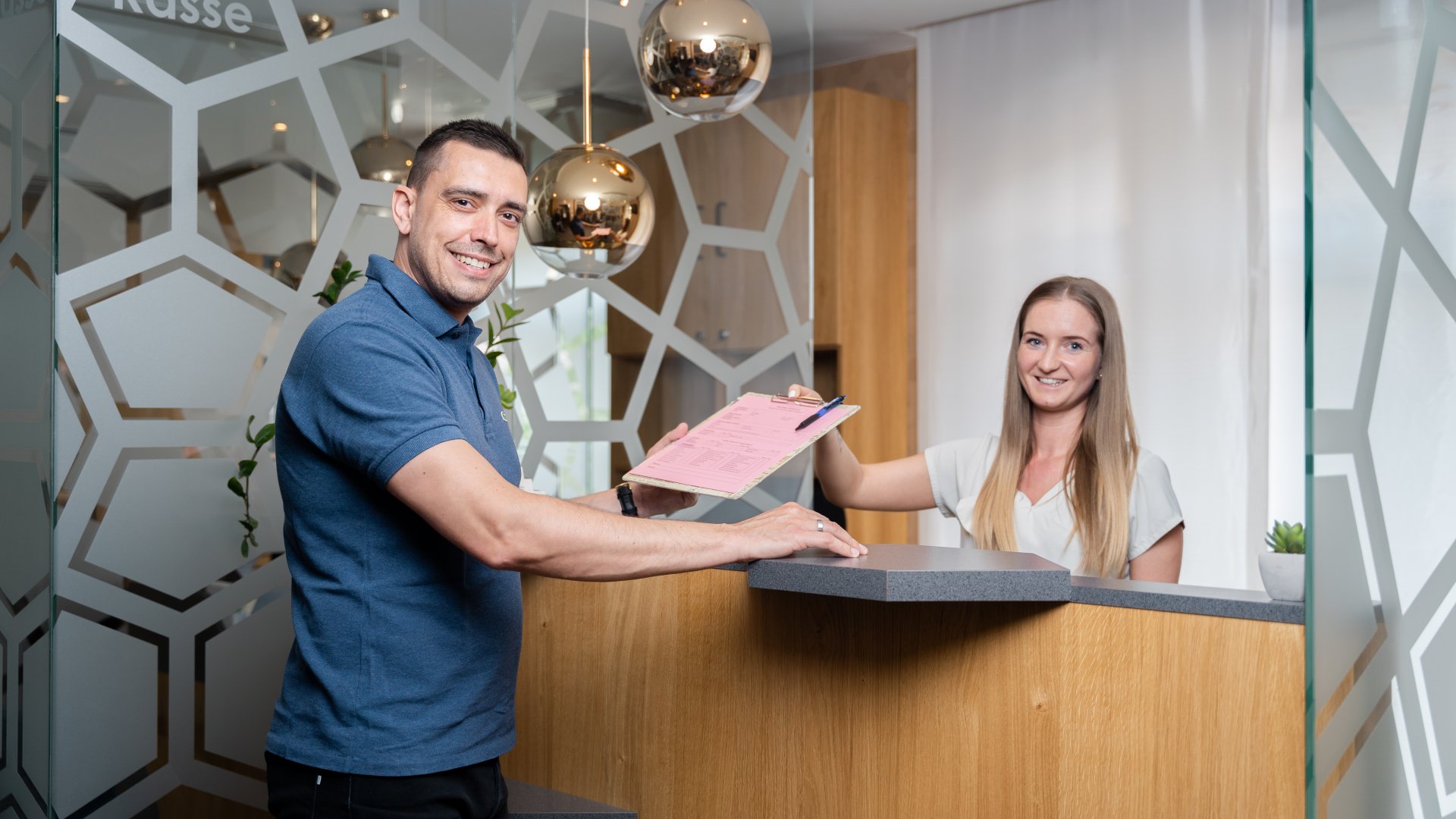 Privat Zahnarzt Ungarn | KG Dental 