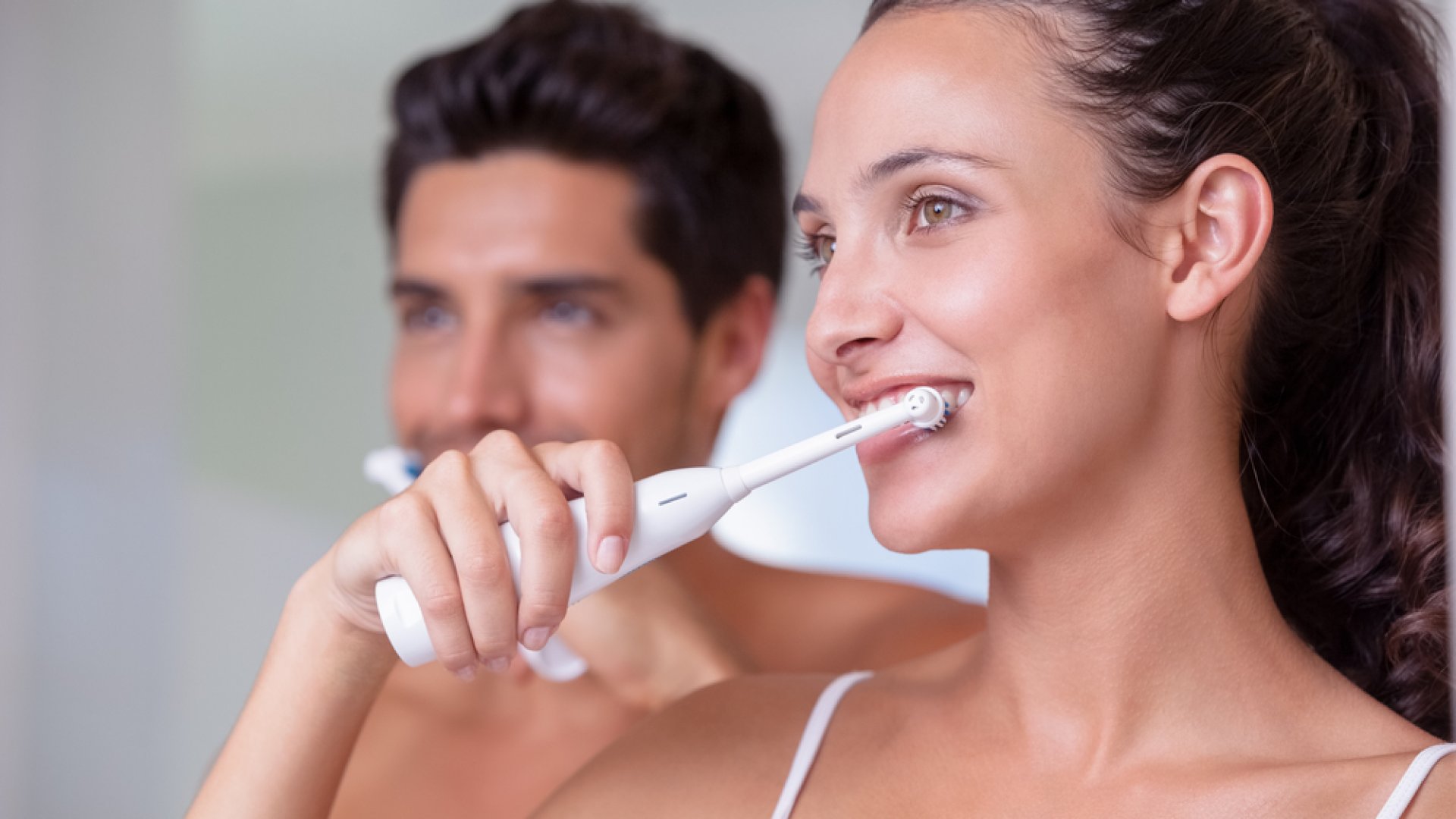 Tipps zur Zahnpflege zu Hause von erfahrenen Zahnärzten